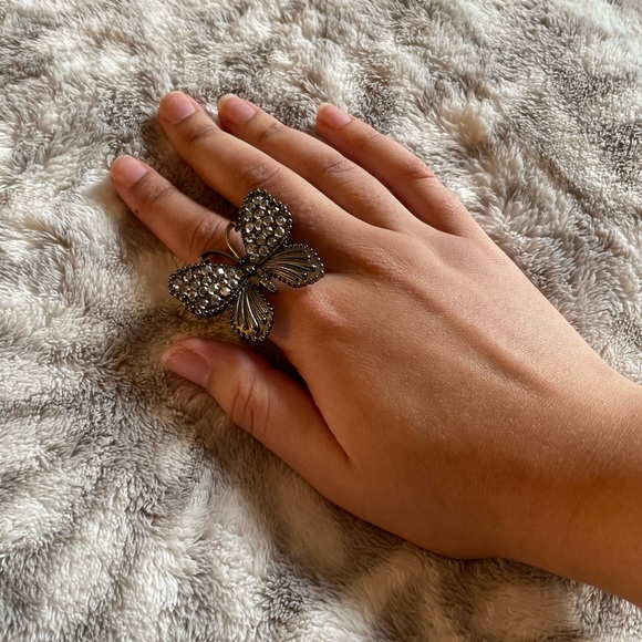 Butterfly Ring 🦋 - Picture 2 of 3